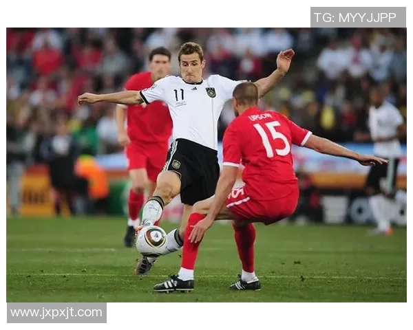 2010年世界杯经典对决德国与英格兰高清回顾与精彩瞬间分析